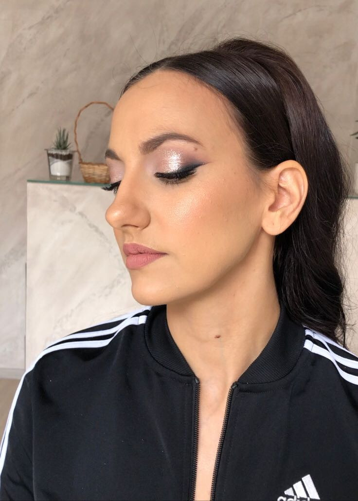 Makeup Olja Grbić #novisad Make-up / šminkanje Profesionalno šminkanje + veštačke trepavice - sa profesionalnim puderima