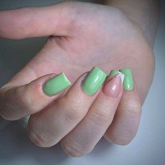 44. Beauty Concept #beograd Izlivanje noktiju Kombinovani manikir + izlivanje noktiju gelom - M duž