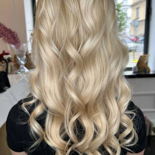 Esthetique Privé #beograd Uvijanje, lokne i talasi Lokne na presu / kupu / figaro - duga kosa ( do 