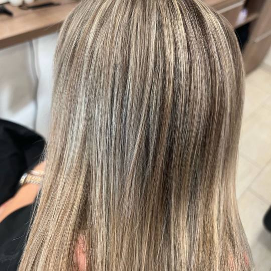 Rakelita Hair #beograd Pramenovi Površinski pramenovi - kosa srednje dužine bez vidljivih prelaza 