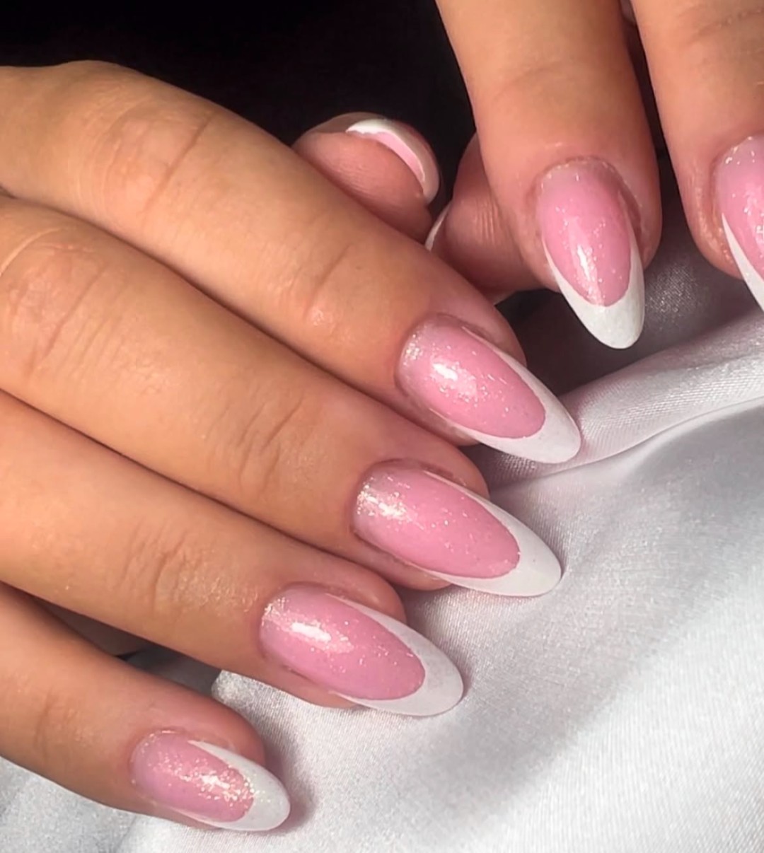 2hot beauty centar #novisad Izlivanje noktiju Izlivanje noktiju gelom - L dužina