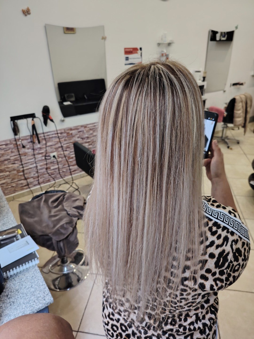 Black Diamond Maroli #novisad Pramenovi Pramenovi na foliju + preliv + feniranje - duga kosa