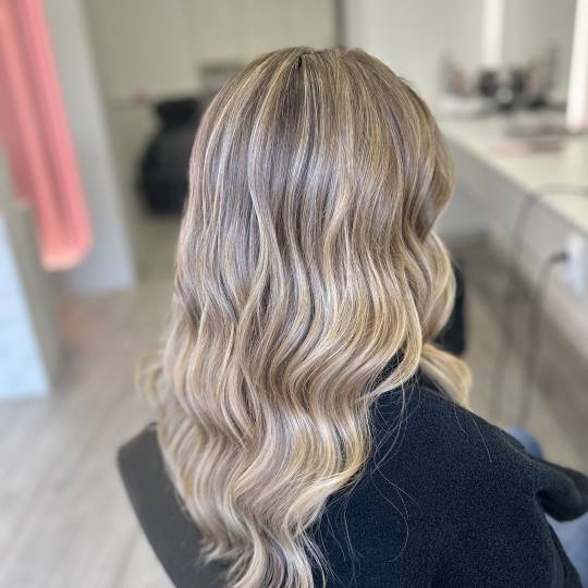 HeliS #beograd Pramenovi Pramenovi na foliju / Balayage + preliv + feniranje - duga kosa