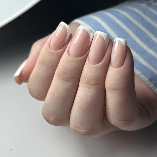 Beauty House by Marija Mitrović #nis Izlivanje noktiju Korekcija noktiju gelom - M dužina Korekcij