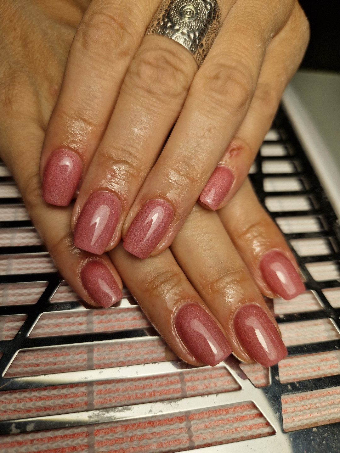 Butik Lepote #beograd Korekcija noktiju Korekcija noktiju gel boja ili frenc + aparatni manikir - M dužina