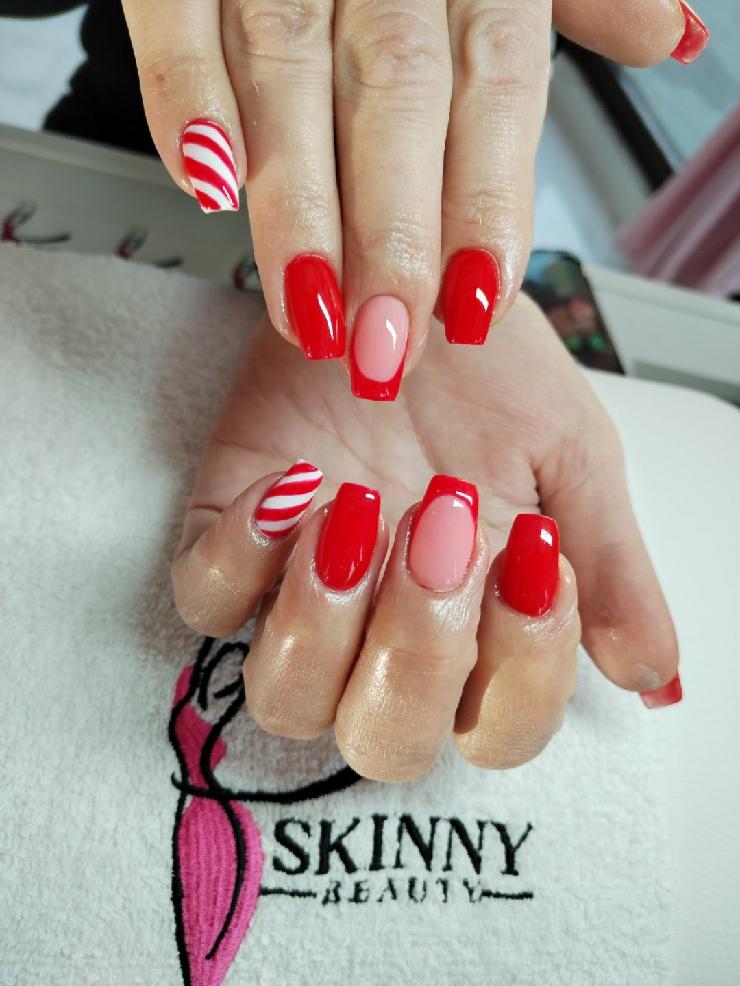 Korekcija noktiju - Skinny, Kruševac Korekcija noktiju Nokti Korekcija noktiju, Kruševac, Centar