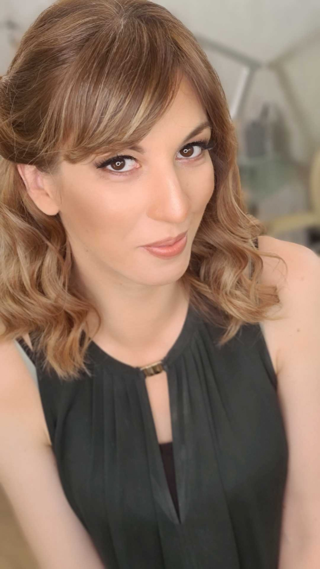 Bibi beauty centar #beograd Make-up / šminkanje Profesionalno šminkanje + veštačke trepavice + svečana frizura