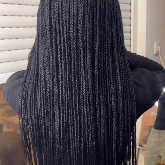 Nina #beograd Uvijanje, lokne i talasi Afro lokne sve dužine kose Sve vrste afro kikica, pletenica/