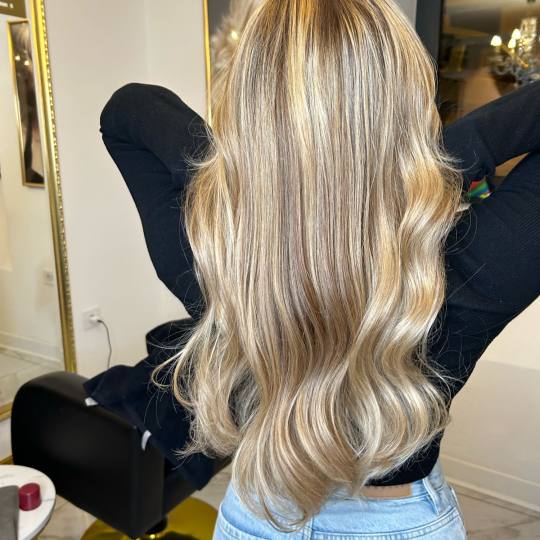 Esthetique Privé #beograd Pramenovi GOLDWELL Površinski pramenovi + preliv + feniranje - extra dug