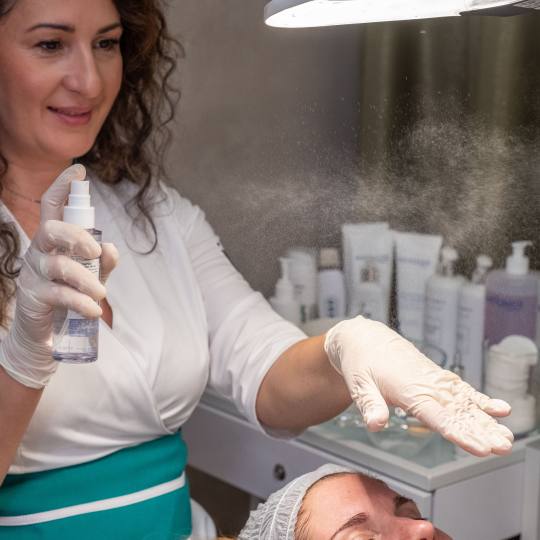Iva Beauty Lab 2 #beograd Tretman lica GLOBALNI ANTI-AGING:
BORE - ZATEGNUTOST - SJAJ
ULTIMATIVNI 