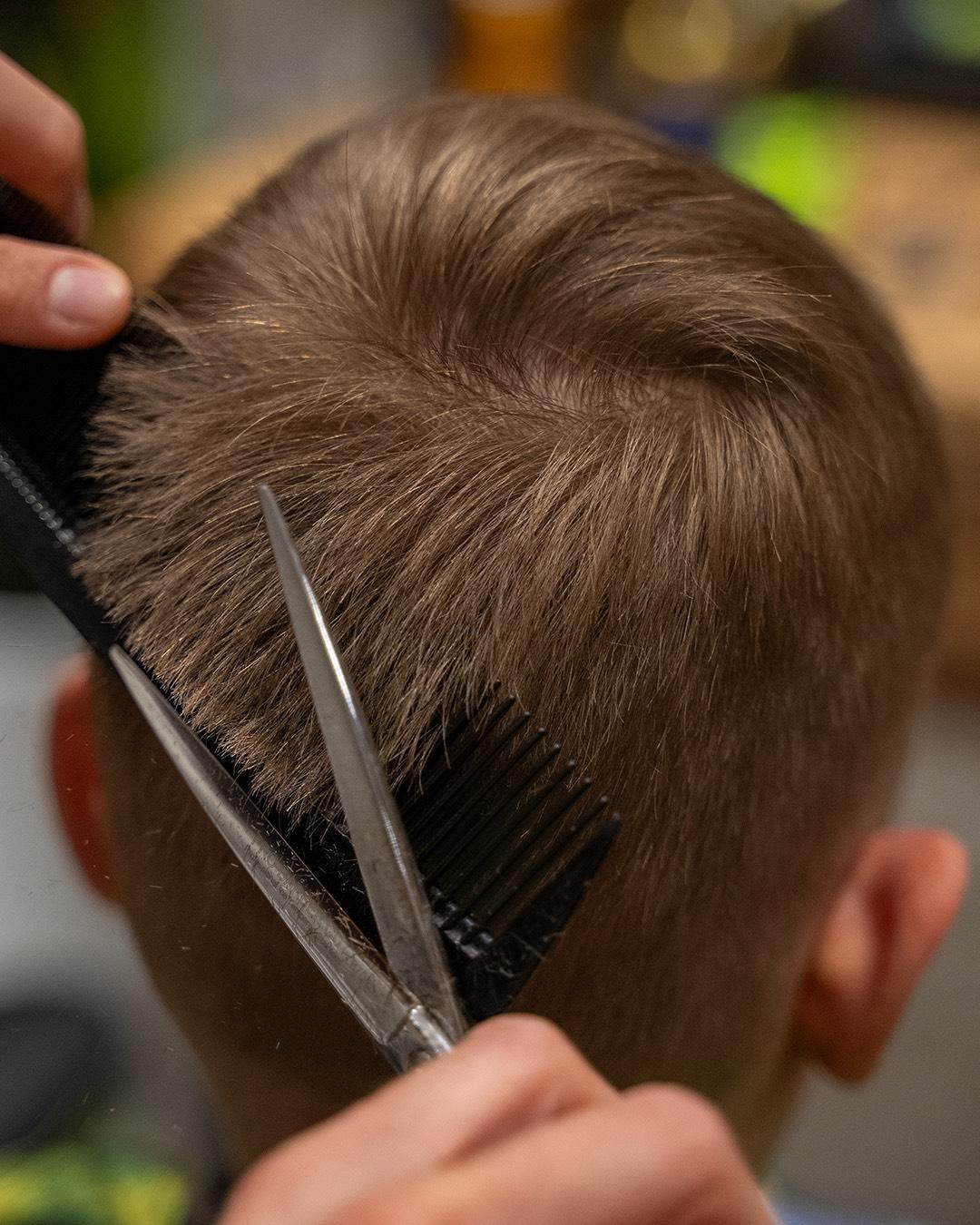 Dečije šišanje - do 8 godina - Blok Barber Shop, Beograd Dečije šišanje Frizerski saloni Dečije šišanje, Beograd, Novi Beograd blokovi, Belville, Savski kej
