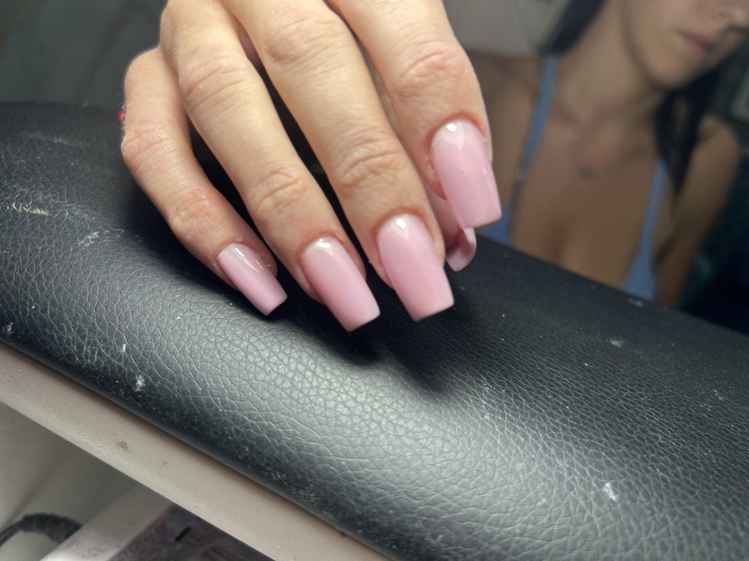 Beauty Studio S #beograd Izlivanje noktiju Korekcija izlivanja noktiju gelom - M dužina