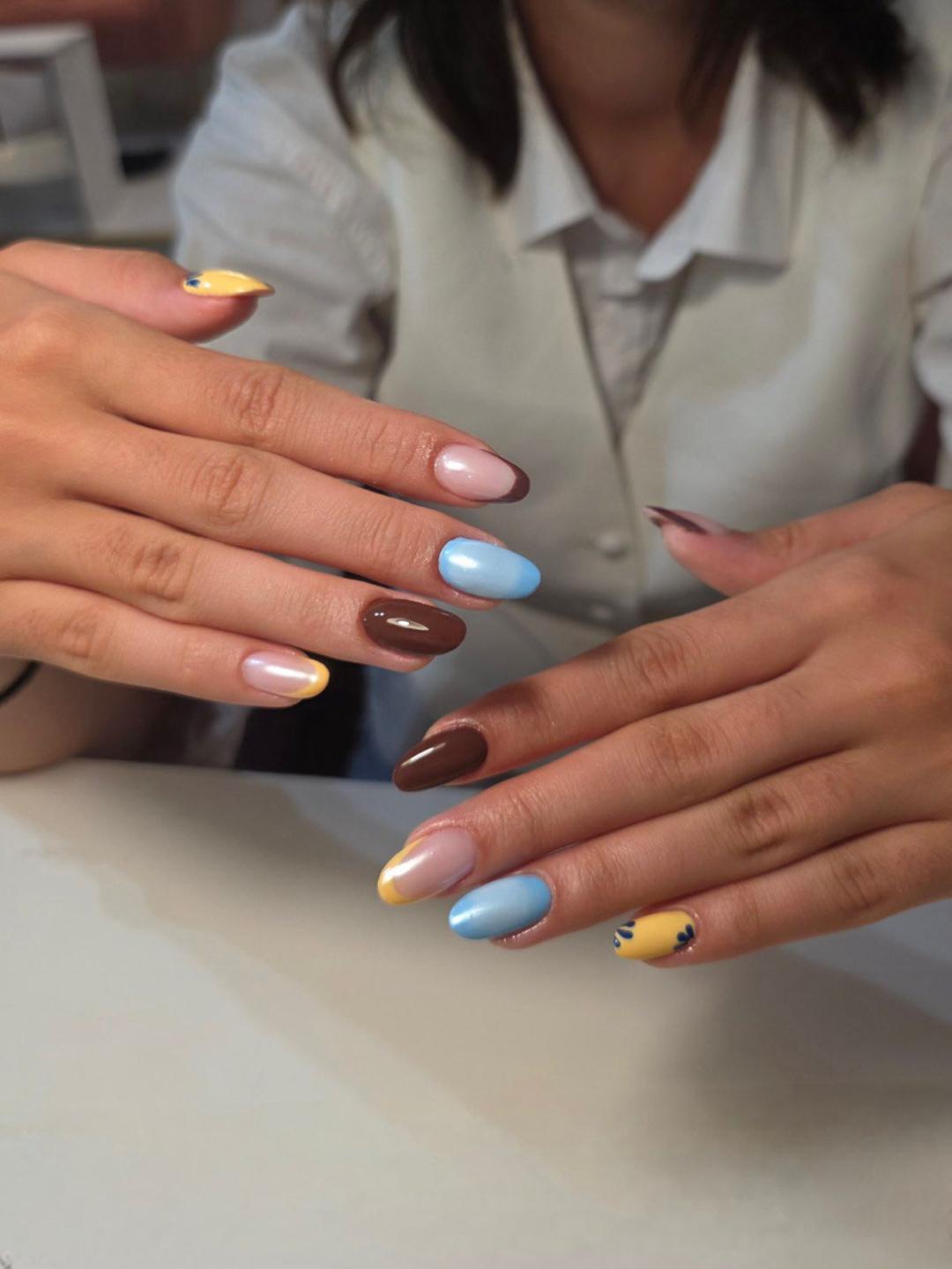 Izlivanje noktiju gelom - L dužina - Esthetique Privé, Beograd Izlivanje noktiju Nokti Izlivanje noktiju, Beograd, Centar, Stari grad, Dorćol