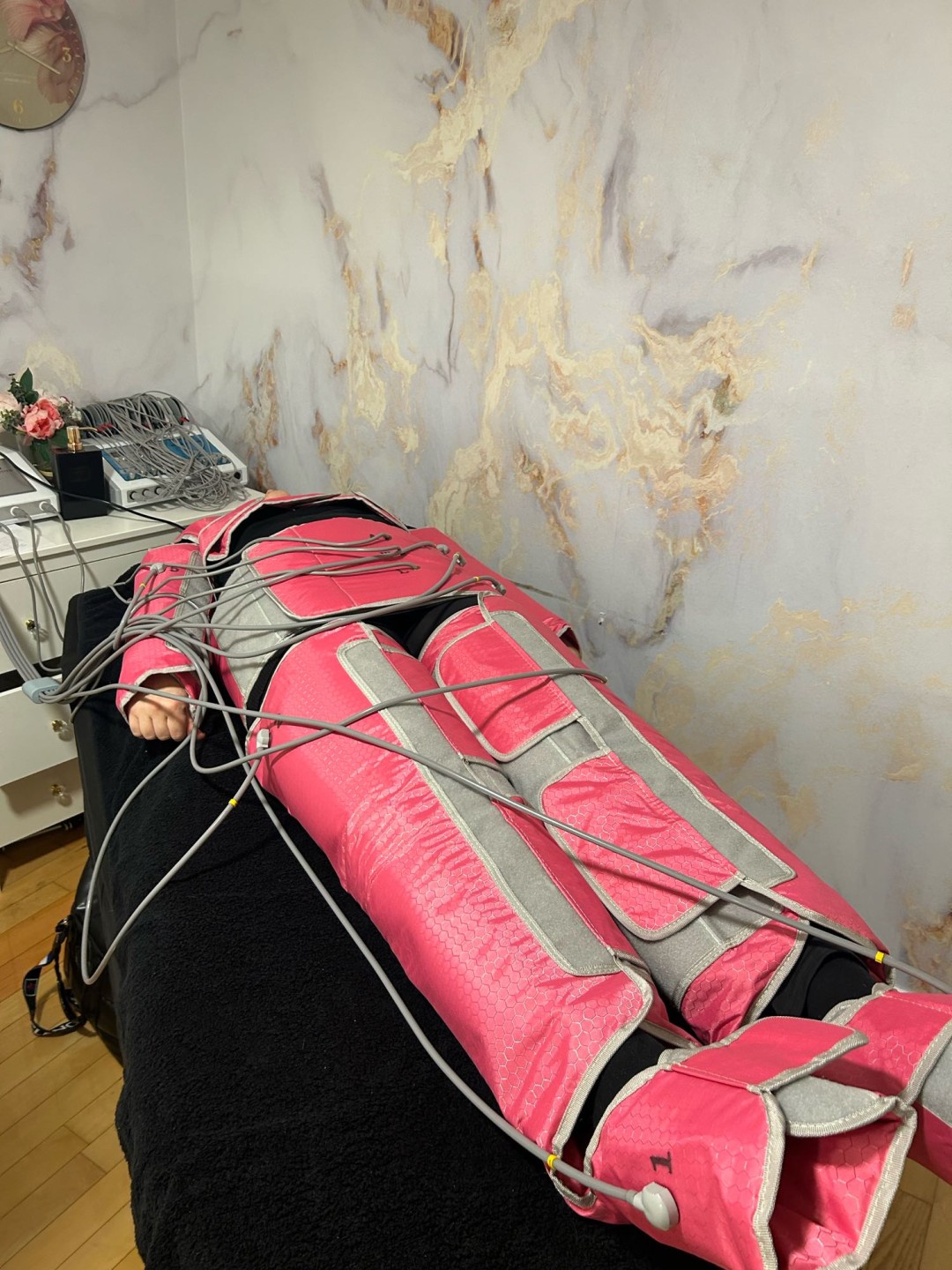 Esthetique Privé #beograd Tretmani tela Presoterapija - Limfna drenaža