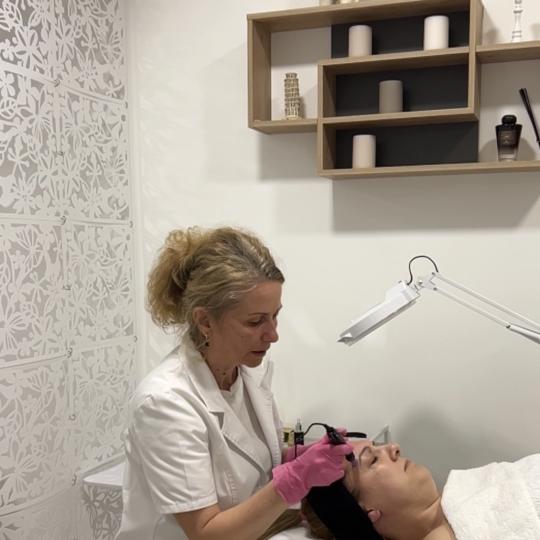 Sandra estetik studio #beograd Dermaroler i dermapen Dermapen tretman lica + vrata + dekoltea + egzo