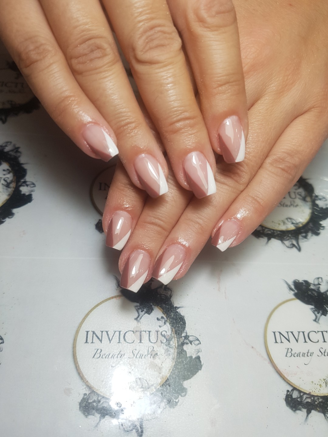 Invictus #beograd Ojačavanje noktiju Ojačavanje prirodnih noktiju gelom - S dužina