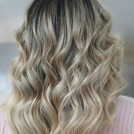 Nega i lepota NS 1 #novisad Pramenovi Balayage paket: pramenovi + preliv + šišanje + feniranje - d