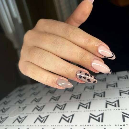 MN Beauty studio #beograd Izlivanje noktiju Korekcija noktiju / ojačavanje noktiju / rubber baza