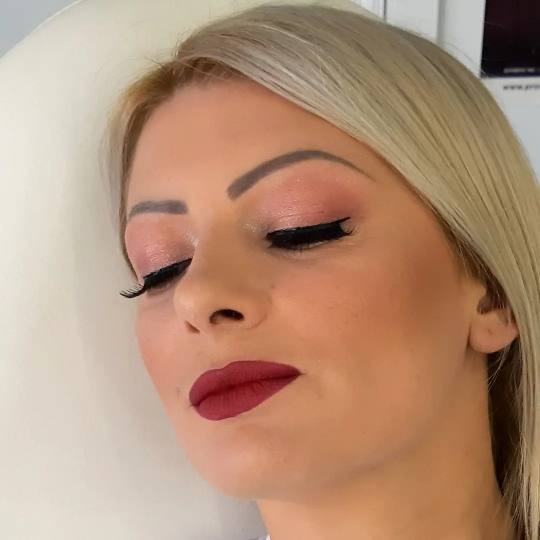 Albina Unisex Studio Lepote #temerin Make-up / šminkanje Profesionalno šminkanje + veštačke trep