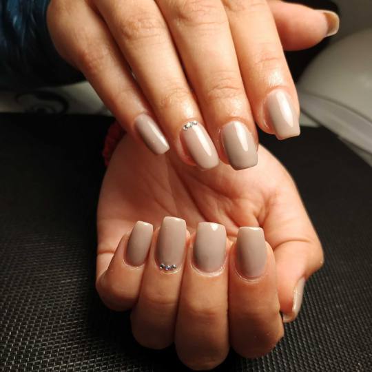Right Beauty #beograd Ojačavanje noktiju Ojačavanje noktiju gelom dužina 1