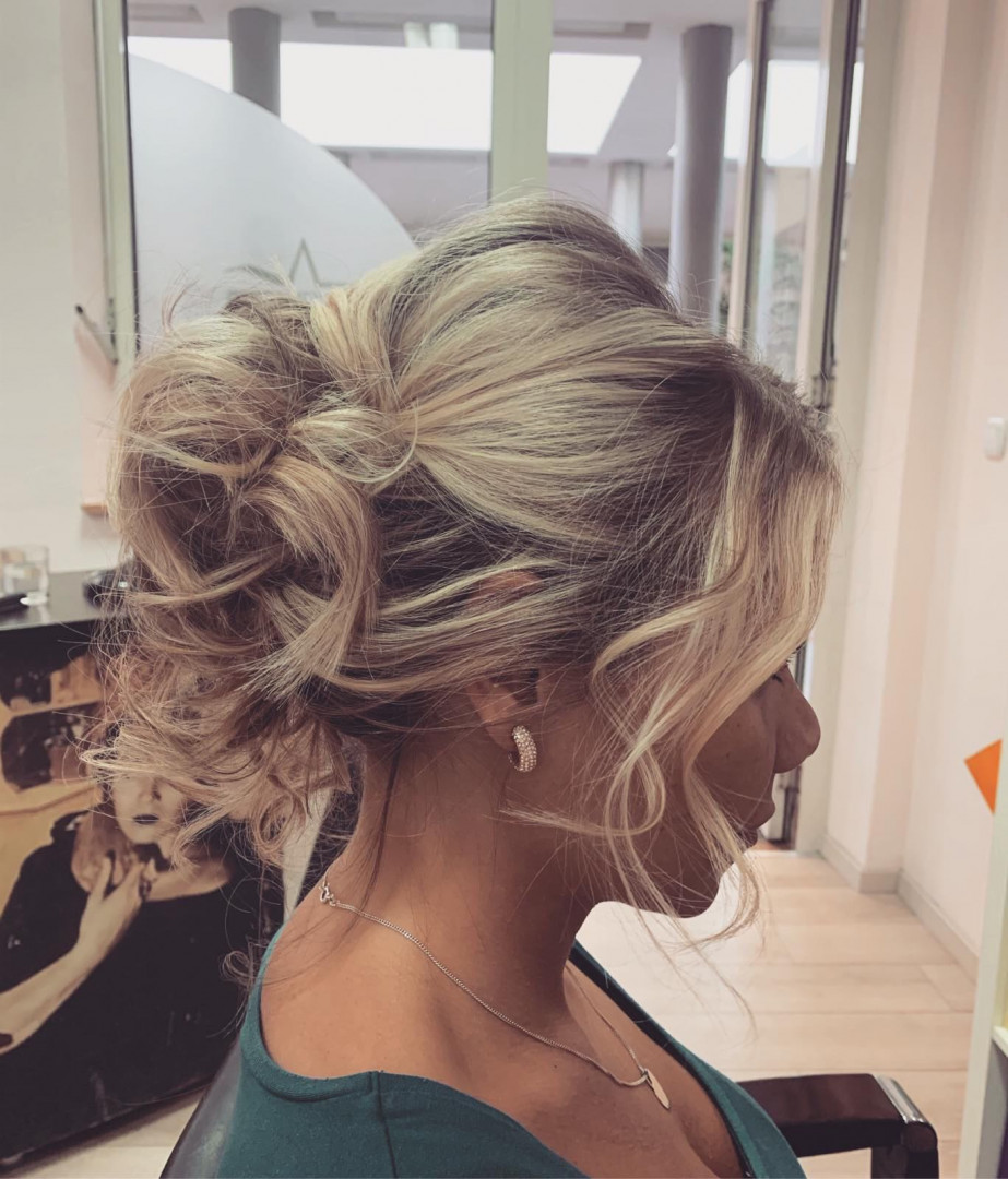 Hair Solutions #beograd Svečane i frizure za svadbu Svečana frizura - kosa srednje dužine
