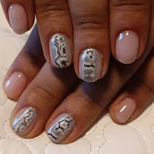 Nail Studio MPN #beograd Ojačavanje noktiju Ojačavanje prirodnih noktiju gelom