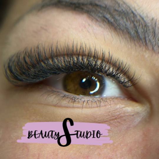 Beauty studio S #novisad Nadogradnja trepavica Nadogradnja svilenih trepavica - 3D mini volumen