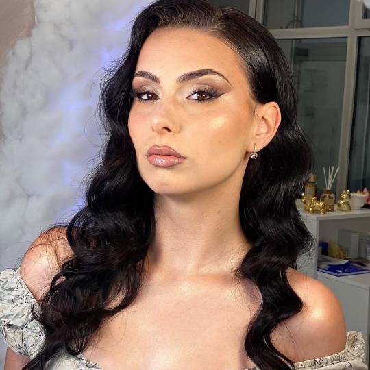 Evels Beauty #nis Make-up / šminkanje Profesionalno šminkanje Profesionalna šminka prilagođena �