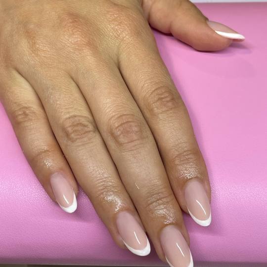 Beauty room Zvezdara #beograd Izlivanje noktiju Izlivanje noktiju gelom - M dužina