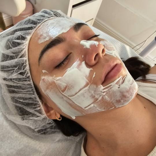 Esthetique Privé #beograd Tretman lica Higijenski tretman ( čišćenje lica )+ ultrazvučna špatu