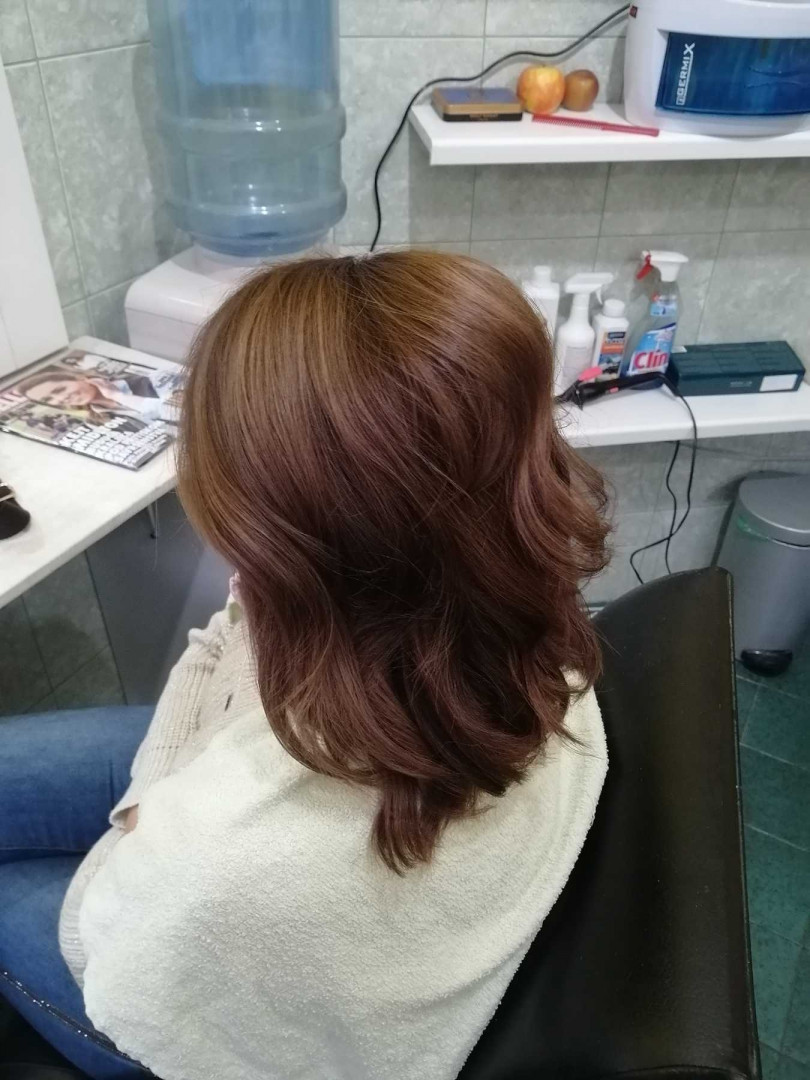 Feniranje na ravno srednja duzina - Candy S, Novi Sad Feniranje i stilizovanje Frizerski saloni Feniranje i stilizovanje, Novi Sad, Sajmište, Detelinara, Banatić
