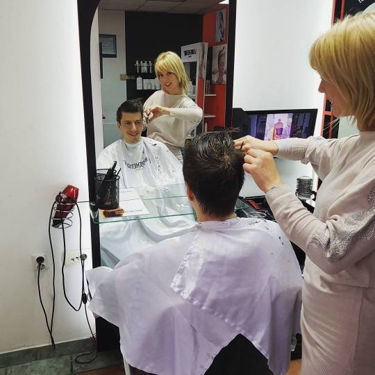 Happy team #beograd Šišanje Muško šišanje makazama