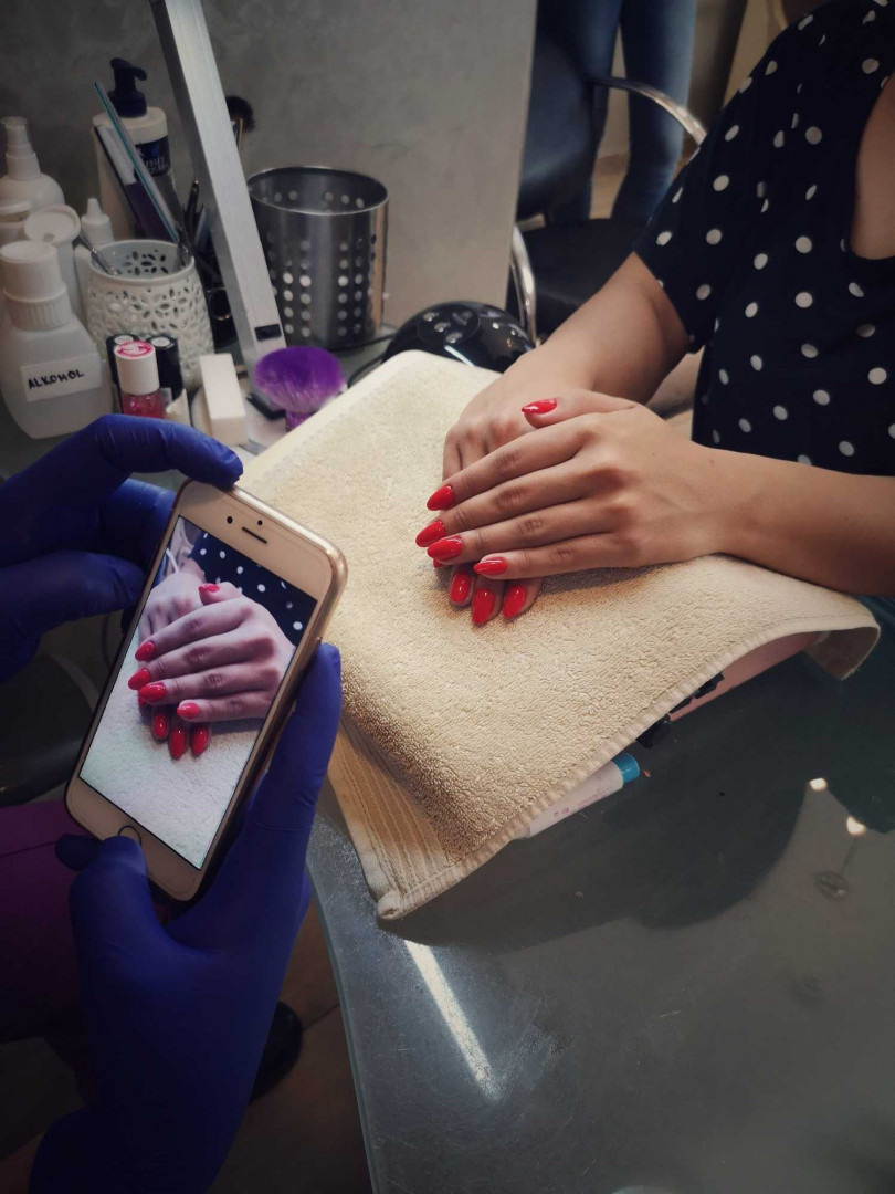 Bibi beauty centar #beograd Ojačavanje noktiju Ojačavanje prirodnih noktiju gelom