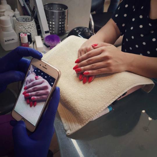 Bibi beauty centar #beograd Ojačavanje noktiju Ojačavanje prirodnih noktiju gelom bibi nails