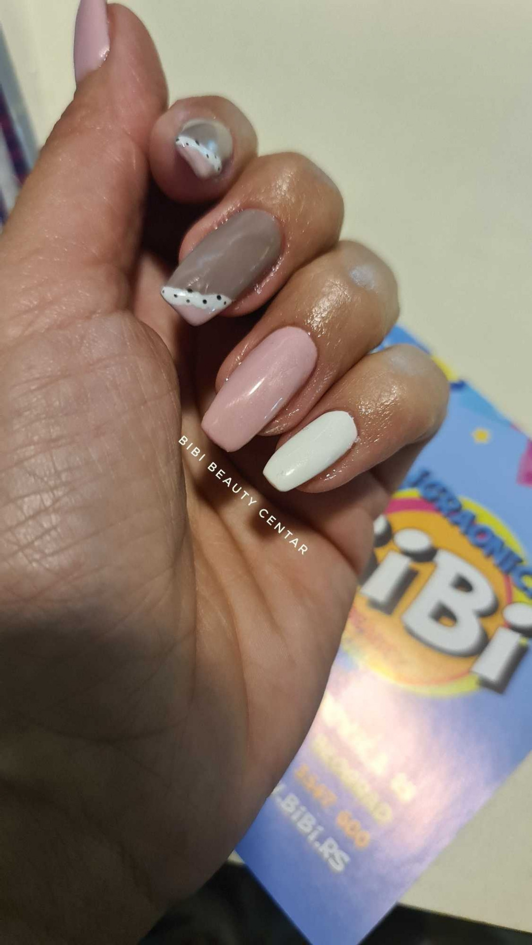 Bibi beauty centar #beograd Izlivanje noktiju Izlivanje noktiju gelom - dugi nokti