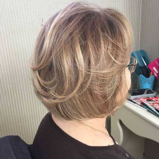 Bibi beauty centar #beograd Šišanje Žensko šišanje + feniranje na ravno / lokne - kratka kosa 