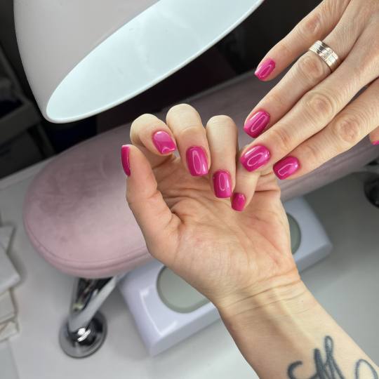 Xenija beauty #beograd Izlivanje noktiju Izlivanje noktiju gelom - S dužina