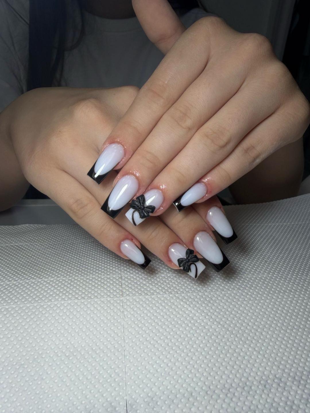 Korekcija noktiju salonski rad - XL dužina - Sneža Nails, Beograd Izlivanje noktiju Nokti Izlivanje noktiju, Beograd, Novi Beograd Stari Merkator
