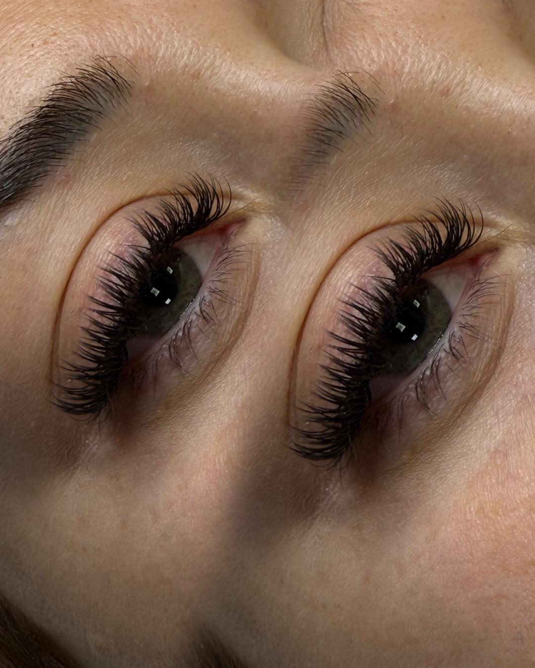 Mask #beograd Nadogradnja trepavica Nadogradnja svilenih trepavica - 1 na 1