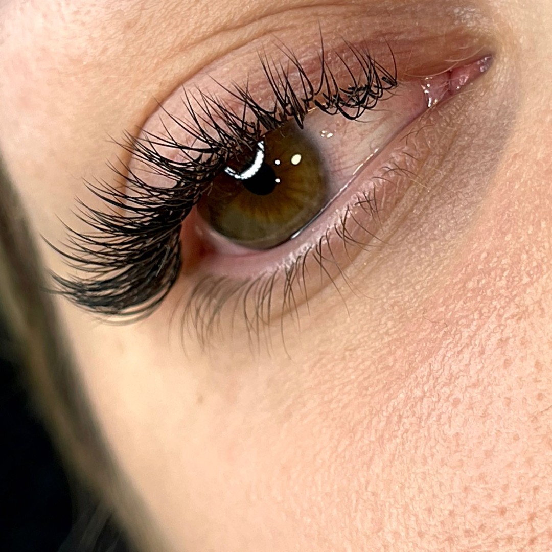 Esthetique Privé #beograd Nadogradnja trepavica Nadogradnja svilenih trepavica - 1 na 1