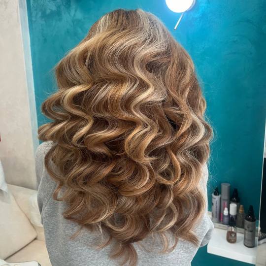 Dream Hair Studio #beograd Svečane i frizure za svadbu Hollywood talasi - duga kosa Hollywood talas