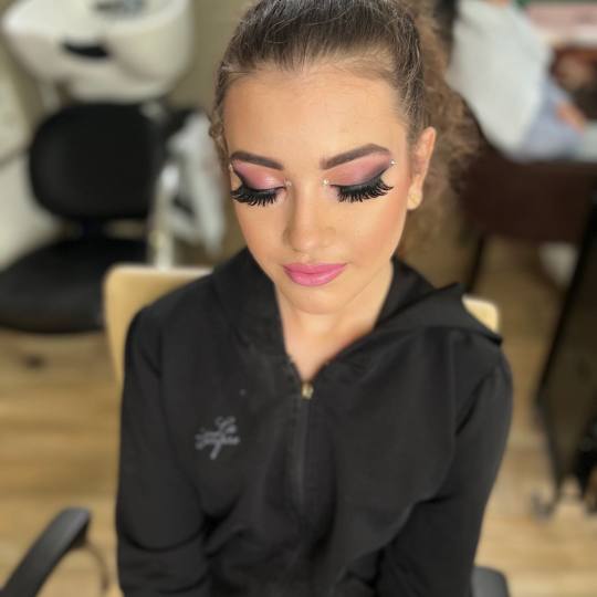 Bibi beauty centar #beograd Make-up / šminkanje Profesionalno šminkanje + veštačke trepavice #ma