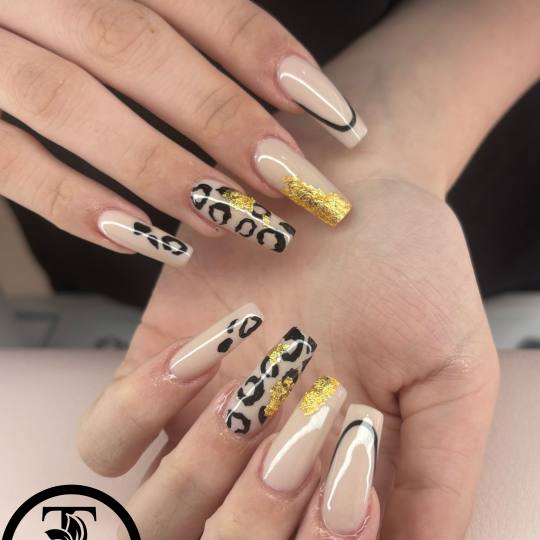 Latina beauty studio #beograd Izlivanje noktiju Korekcija noktiju gelom - šablon 5