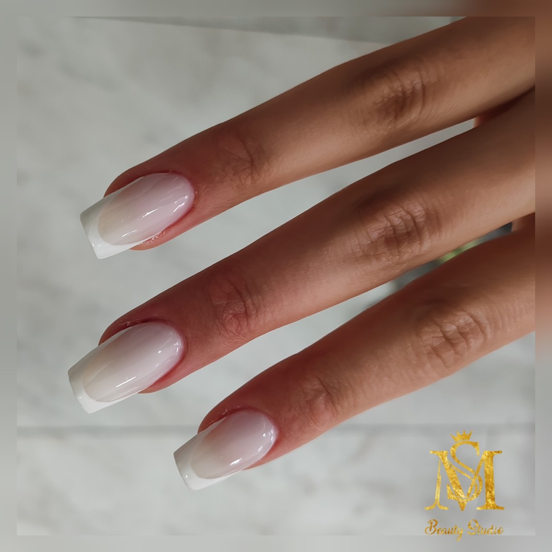 SM Beauty studio #nis Izlivanje noktiju Izlivanje noktiju gelom /dual tipse - M dužina