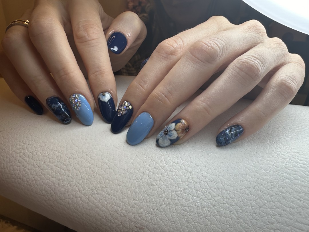 Lavish Nail and Cosmetics Lounge #beograd Manikir Manikir + gel lak