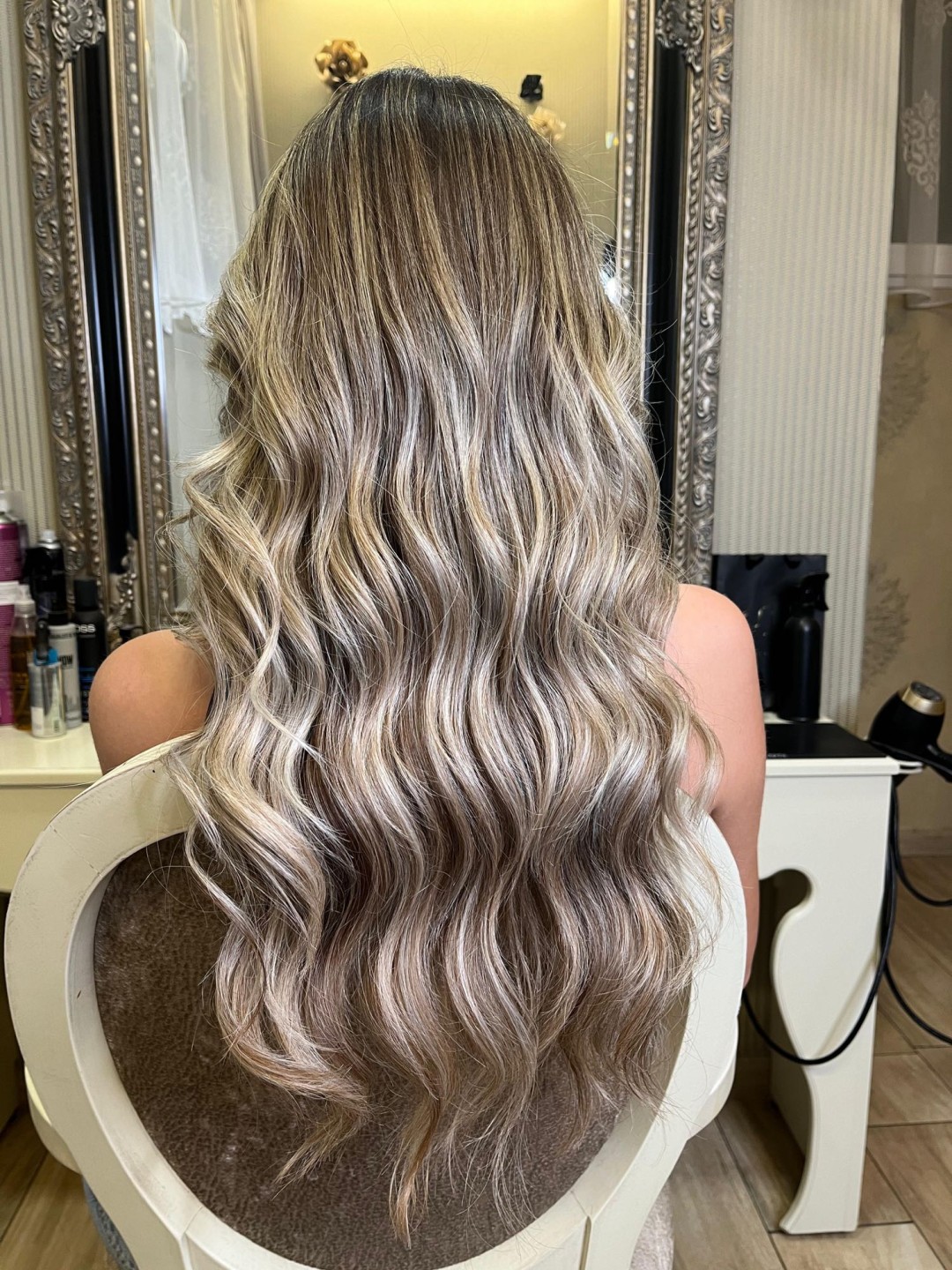 Bibi beauty centar #beograd Pramenovi Pramenovi na foliju u 1 / 2 boje / blanšem + olaplex+ preliv - duga kosa