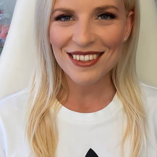 Albina Unisex Studio Lepote #temerin Make-up / šminkanje Profesionalno šminkanje + veštačke trep