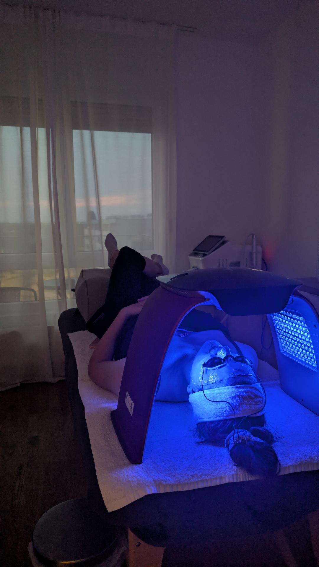 Led svetlosna terapija - Brow & Glow, Novi Sad Tretman lica Lice Tretman lica, Novi Sad, Veternik
