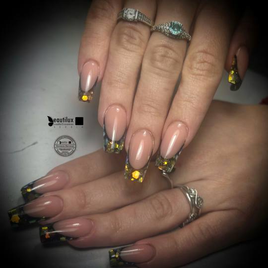 Beauty Care S&N team #novisad Izlivanje noktiju Izlivanje noktiju gelom - M dužina Gradjeni frenc