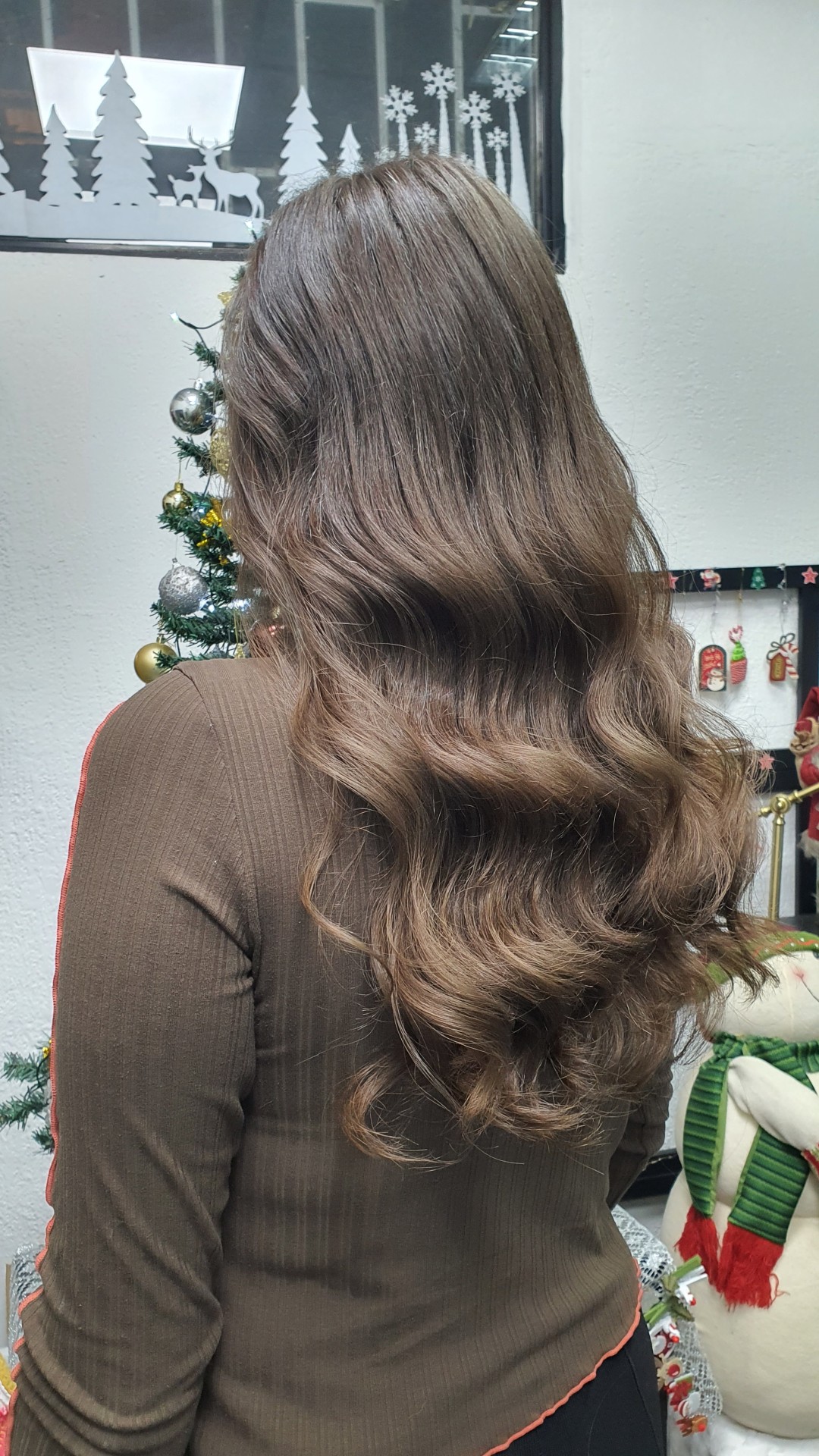 Žensko šišanje + feniranje - duga kosa - Fancy L.V., Beograd Žensko šišanje Frizerski saloni Žensko šišanje, Beograd, Centar, Stari grad, Dorćol